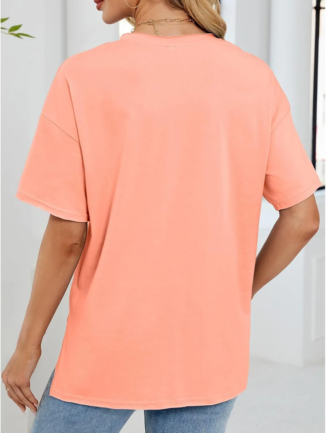 Women T Shirts Oversized Short Sleeve V Neck 2025 Summer Casual Loose Tops Basic Tee Shirts Outfits with Pockets