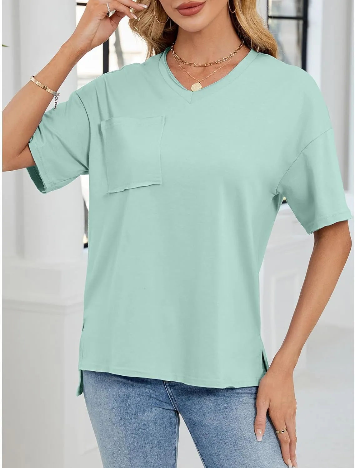 Women T Shirts Oversized Short Sleeve V Neck 2025 Summer Casual Loose Tops Basic Tee Shirts Outfits with Pockets