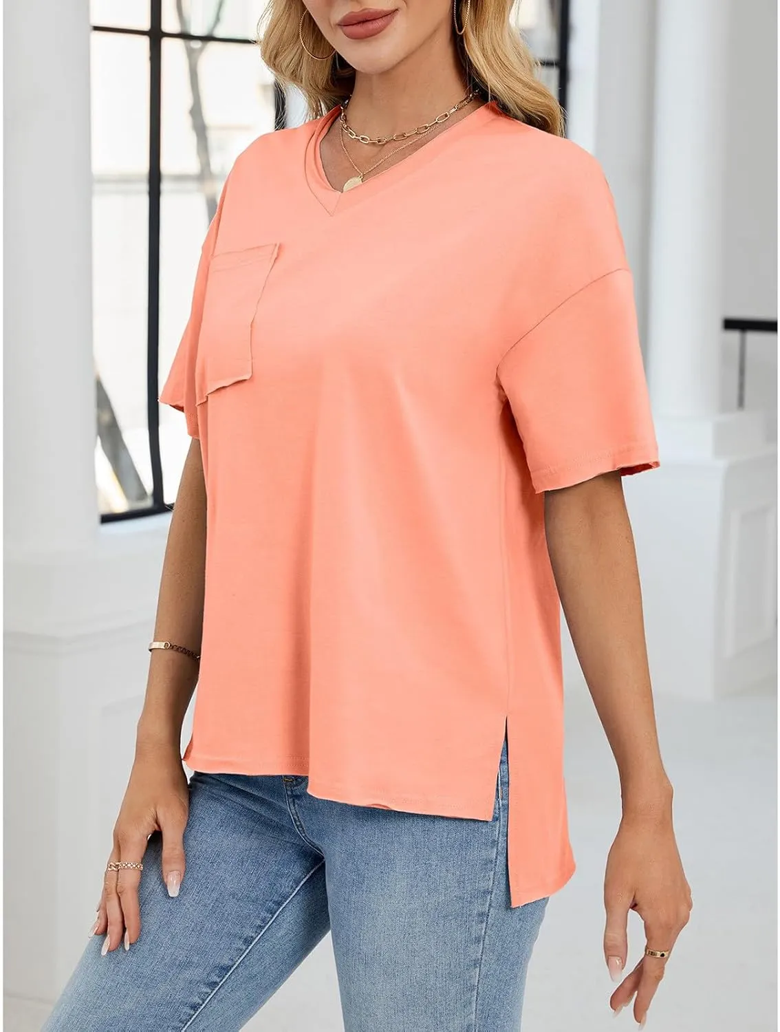 Women T Shirts Oversized Short Sleeve V Neck 2025 Summer Casual Loose Tops Basic Tee Shirts Outfits with Pockets