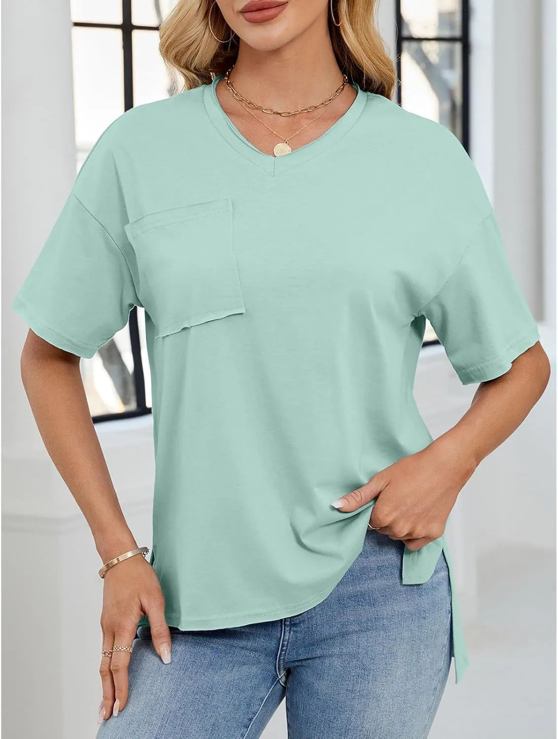 Women T Shirts Oversized Short Sleeve V Neck 2025 Summer Casual Loose Tops Basic Tee Shirts Outfits with Pockets