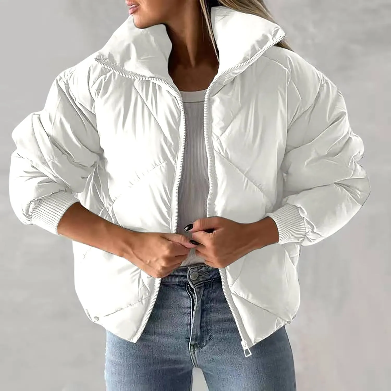 Womens Winter Cropped Puffer Jacket Oversized Long Sleeve Full Zip Puffy Coat Warm Quilted Jacket with Pockets